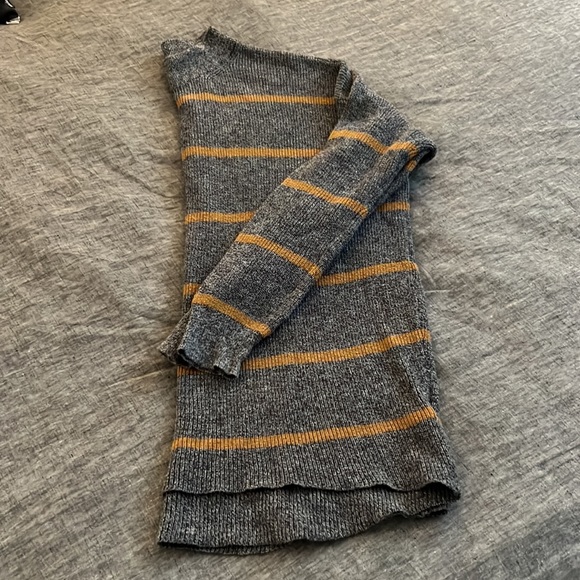 American Eagle fall sweater - Picture 3 of 3